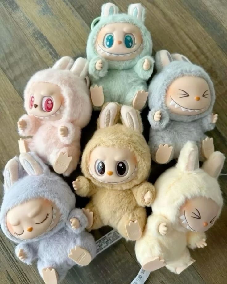Labubu The Monsters Tasty Macarons Chestnut Cocoa Vinyl Plush ( Multicolor )
